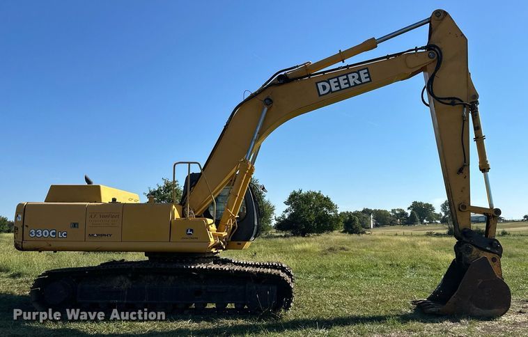 image for item EJ7239 2005 John Deere  330CLC excavator