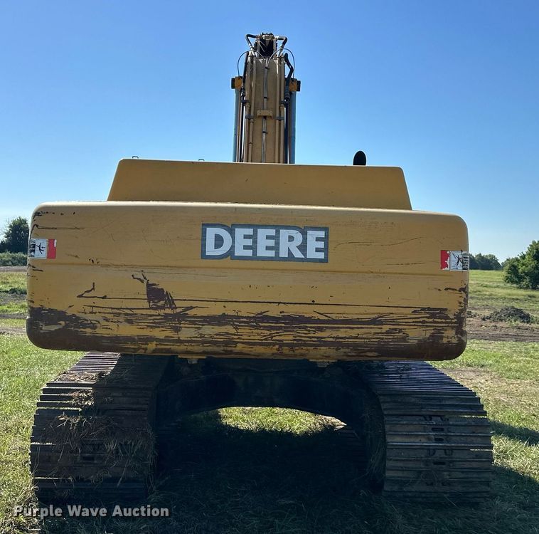 image for item EJ7239 2005 John Deere  330CLC excavator