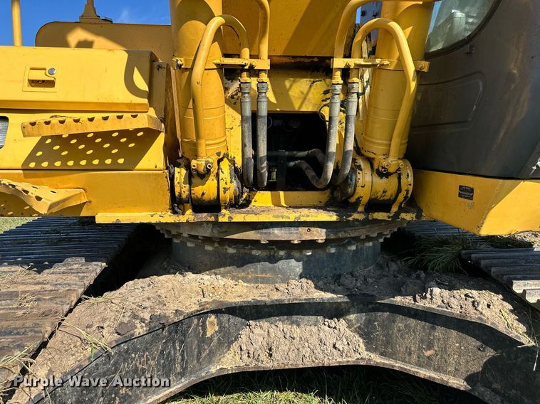 image for item EJ7239 2005 John Deere  330CLC excavator