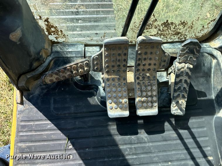 image for item EJ7239 2005 John Deere  330CLC excavator