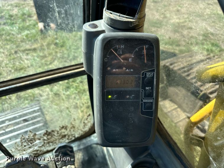 image for item EJ7239 2005 John Deere  330CLC excavator