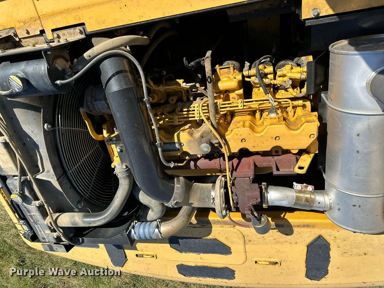 image for item EJ7239 2005 John Deere  330CLC excavator