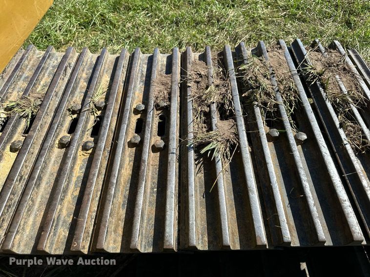 image for item EJ7239 2005 John Deere  330CLC excavator