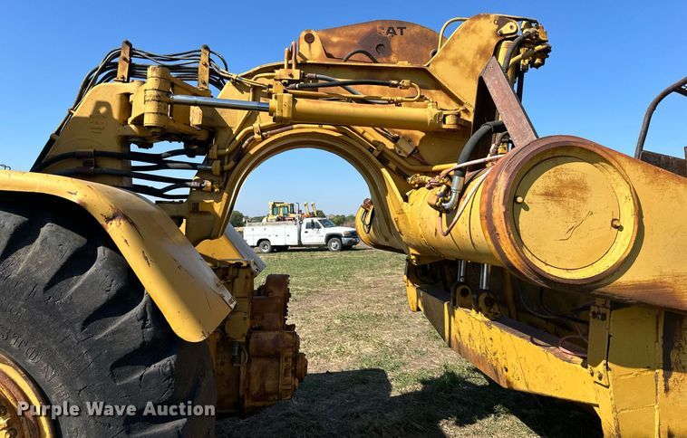 image for item EJ7240 1973 Caterpillar  627 conventional scraper 