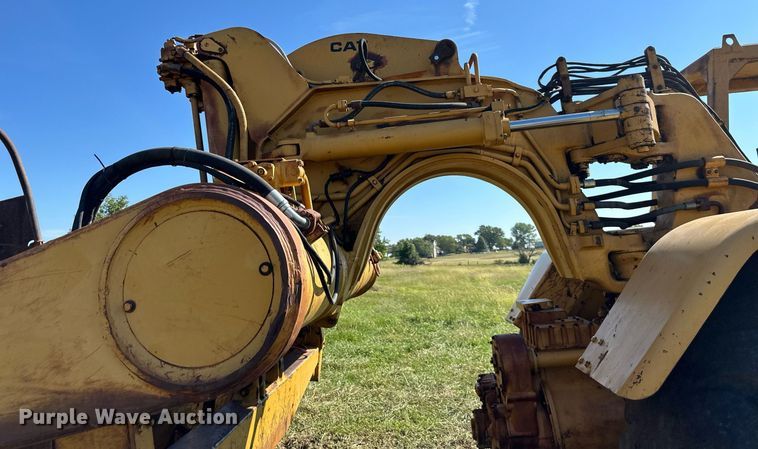 image for item EJ7240 1973 Caterpillar  627 conventional scraper 