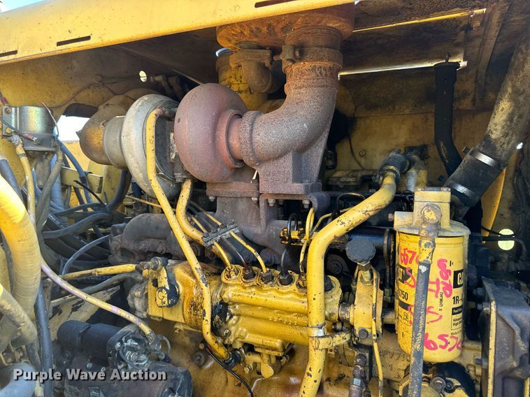 image for item EJ7240 1973 Caterpillar  627 conventional scraper 