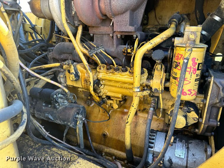 image for item EJ7240 1973 Caterpillar  627 conventional scraper 