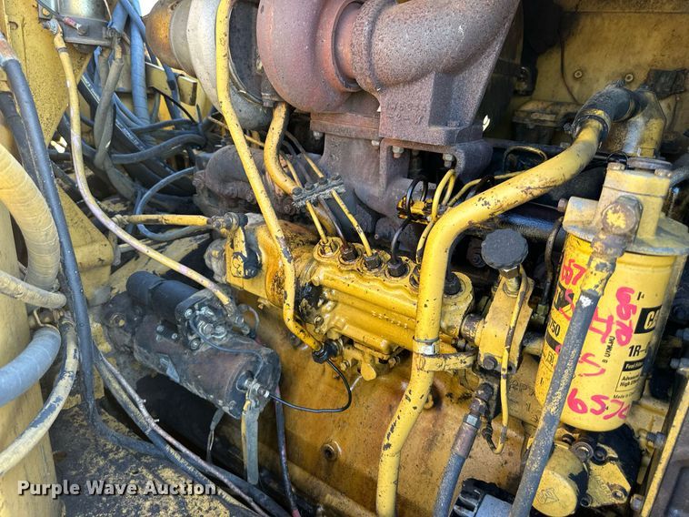 image for item EJ7240 1973 Caterpillar  627 conventional scraper 