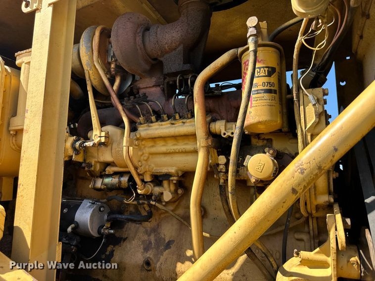 image for item EJ7240 1973 Caterpillar  627 conventional scraper 