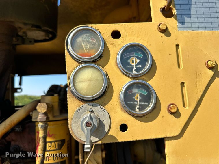 image for item EJ7240 1973 Caterpillar  627 conventional scraper 