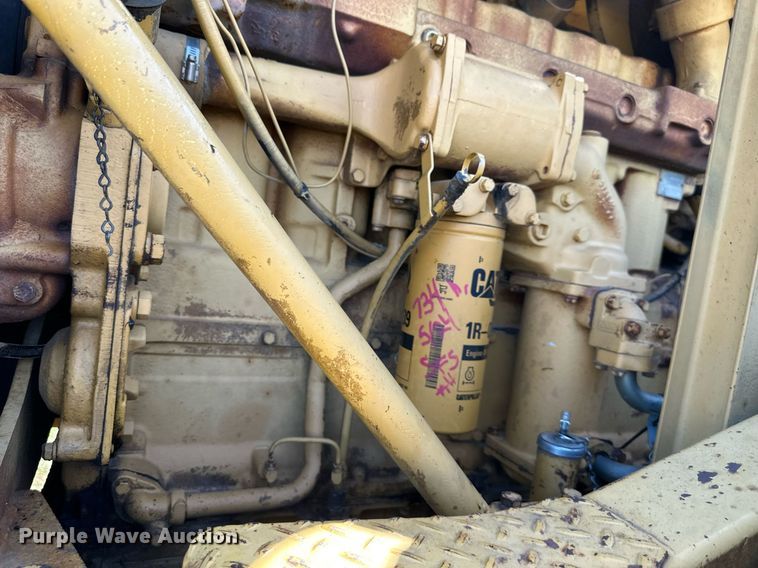 image for item EJ7240 1973 Caterpillar  627 conventional scraper 