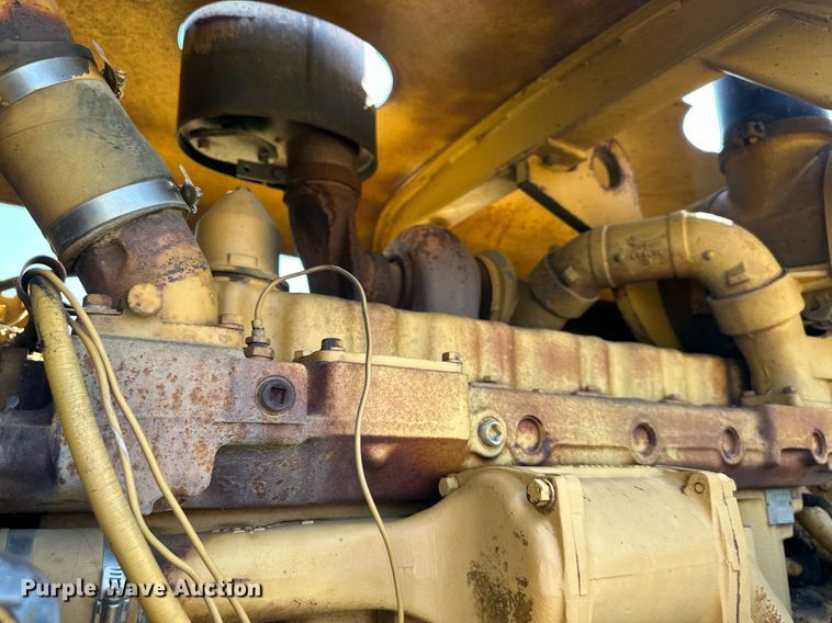 image for item EJ7240 1973 Caterpillar  627 conventional scraper 