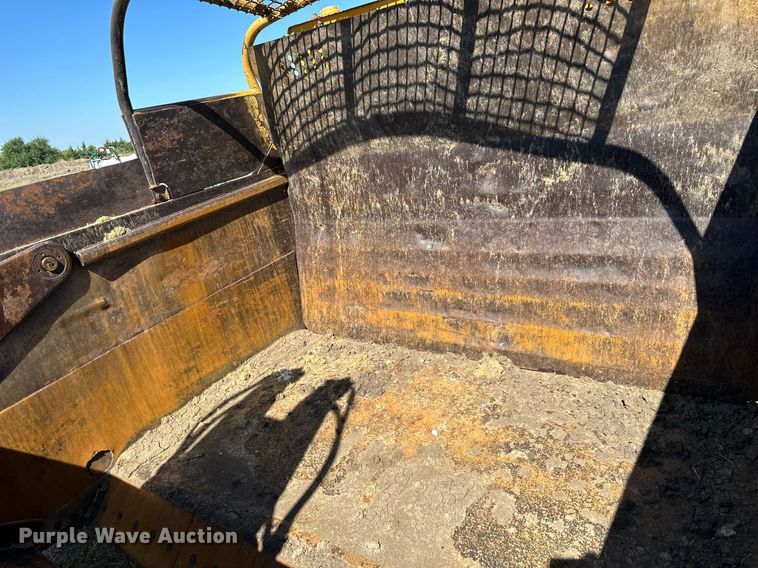 image for item EJ7241 Caterpillar  627 conventional scraper 