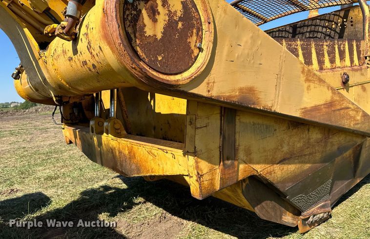 image for item EJ7241 Caterpillar  627 conventional scraper 