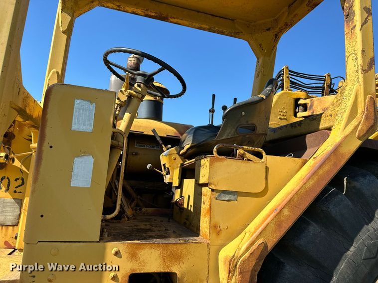 image for item EJ7241 Caterpillar  627 conventional scraper 