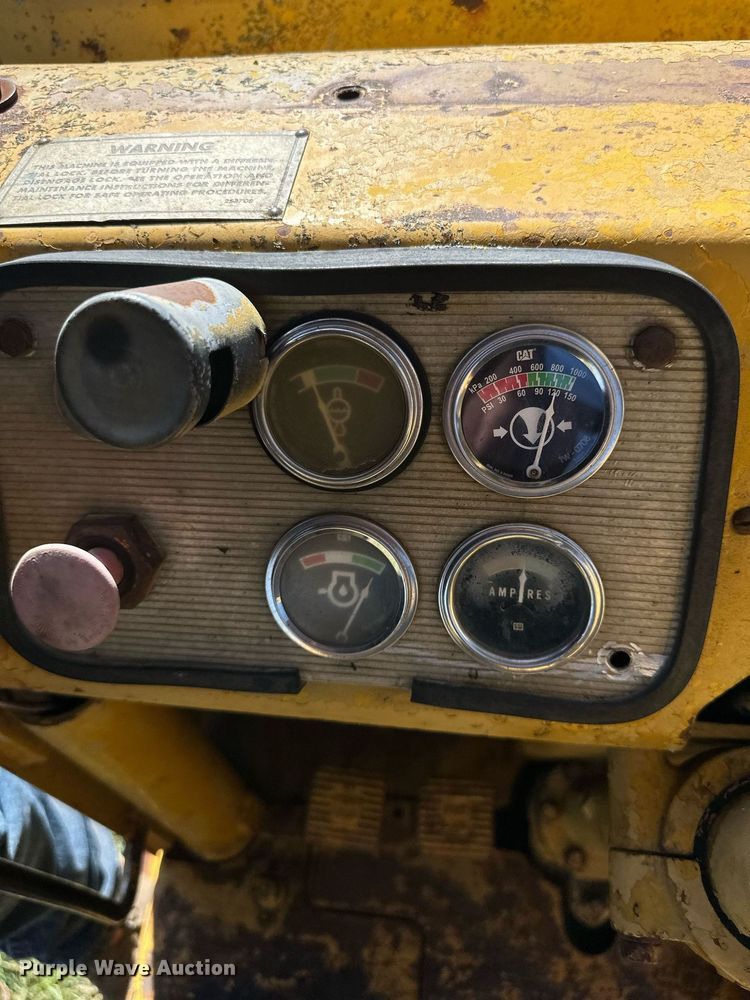 image for item EJ7241 Caterpillar  627 conventional scraper 