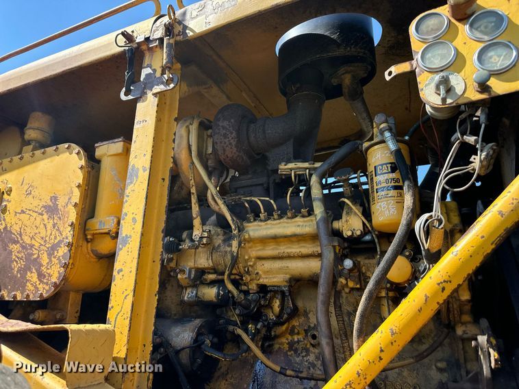 image for item EJ7241 Caterpillar  627 conventional scraper 