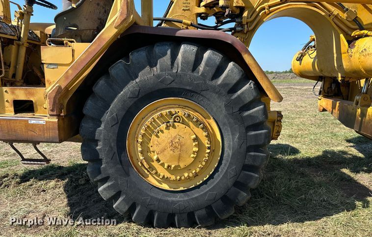 image for item EJ7241 Caterpillar  627 conventional scraper 