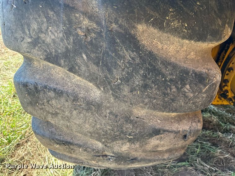 image for item EJ7241 Caterpillar  627 conventional scraper 