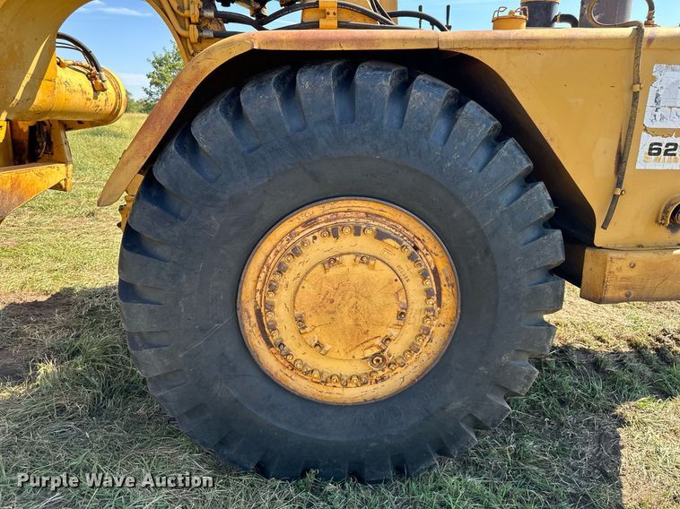 image for item EJ7241 Caterpillar  627 conventional scraper 