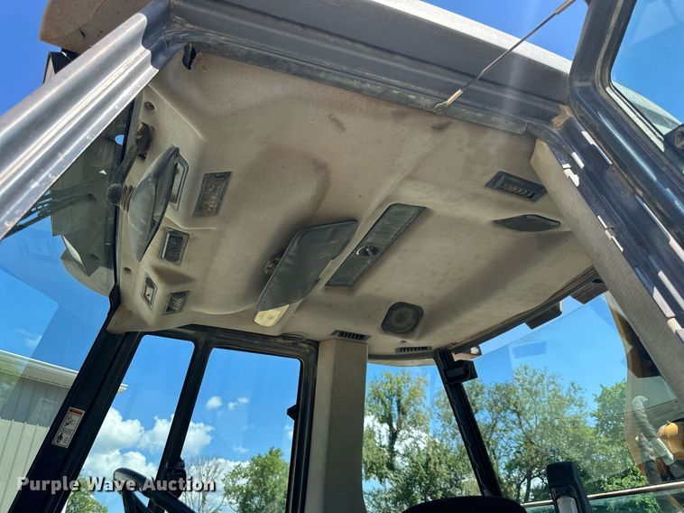 image for item EJ7244 1999 Case 580 Super L backhoe