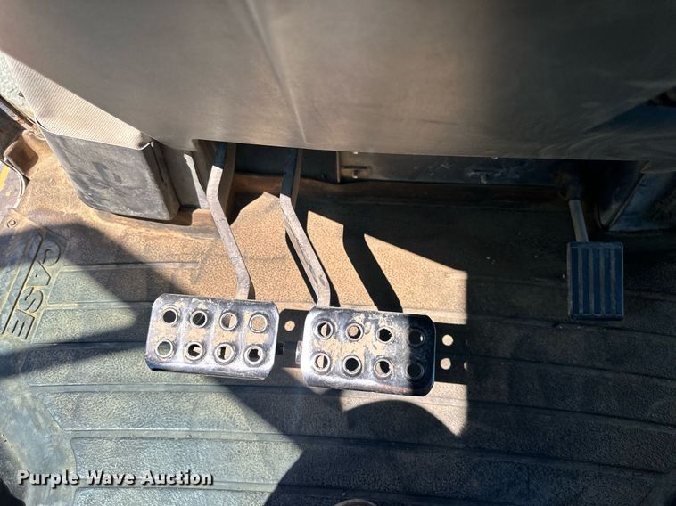 image for item EJ7244 1999 Case 580 Super L backhoe