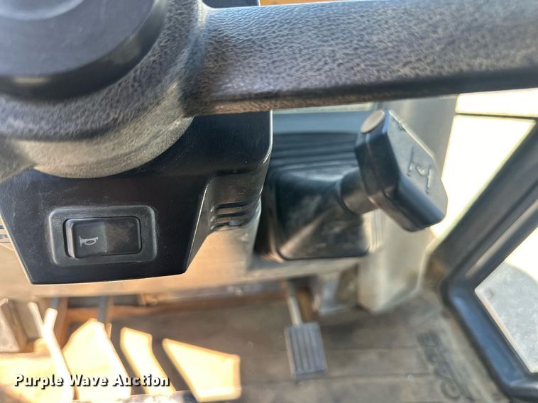 image for item EJ7244 1999 Case 580 Super L backhoe