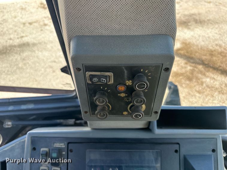 image for item EJ7244 1999 Case 580 Super L backhoe