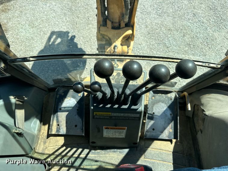 image for item EJ7244 1999 Case 580 Super L backhoe