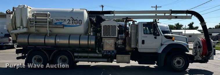 image for item EJ7251 2013 International  7600 sewer jetter truck