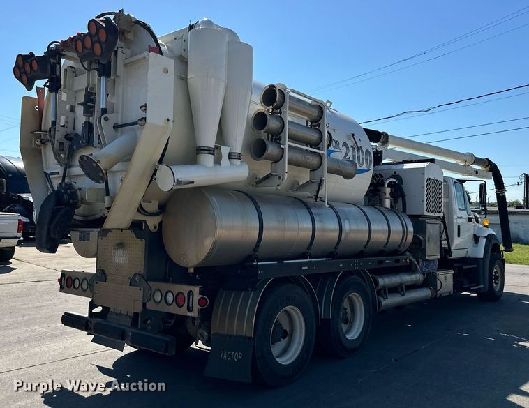 image for item EJ7251 2013 International  7600 sewer jetter truck