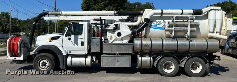 image for item EJ7251 2013 International  7600 sewer jetter truck