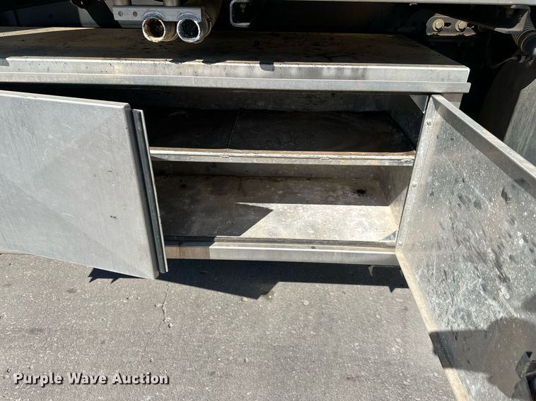 image for item EJ7251 2013 International  7600 sewer jetter truck