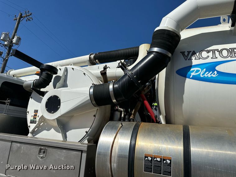 image for item EJ7251 2013 International  7600 sewer jetter truck