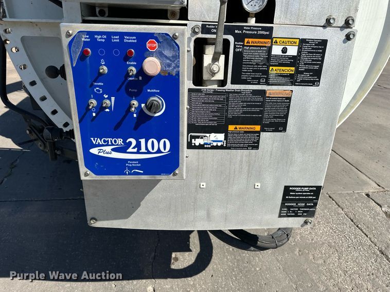 image for item EJ7251 2013 International  7600 sewer jetter truck