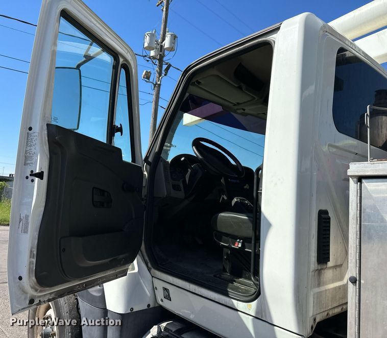 image for item EJ7251 2013 International  7600 sewer jetter truck