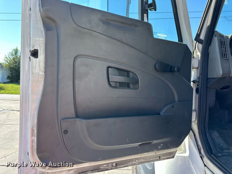 image for item EJ7251 2013 International  7600 sewer jetter truck