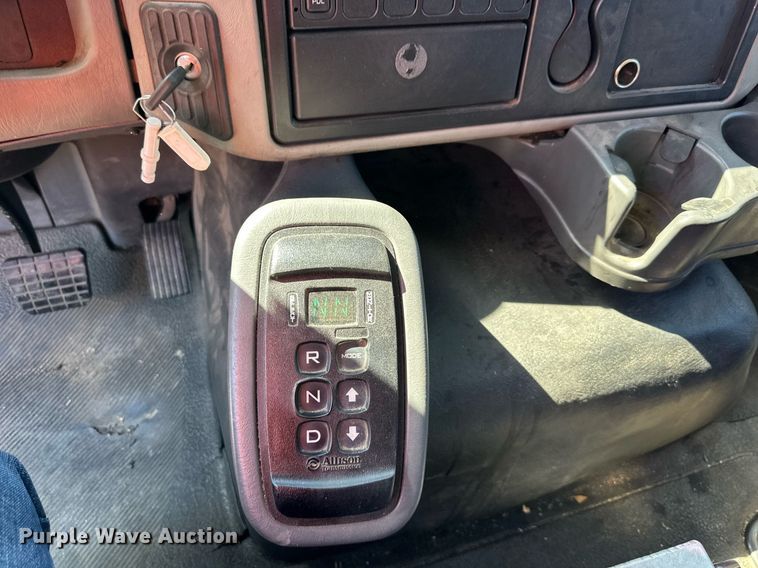 image for item EJ7251 2013 International  7600 sewer jetter truck