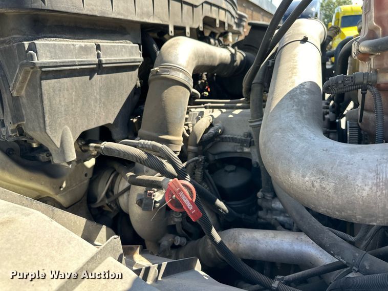 image for item EJ7251 2013 International  7600 sewer jetter truck