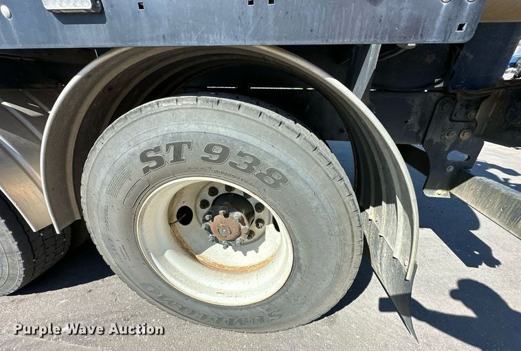 image for item EJ7251 2013 International  7600 sewer jetter truck