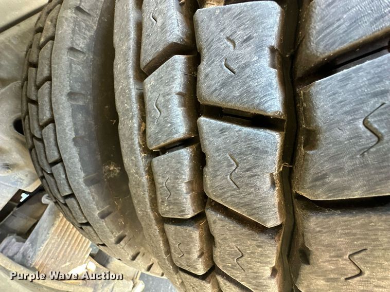 image for item EJ7251 2013 International  7600 sewer jetter truck