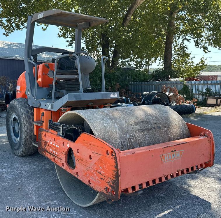image for item EJ7256 2005 Hamm 3307 single drum vibratory roller