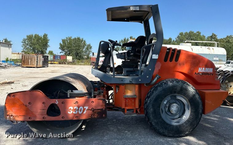 image for item EJ7256 2005 Hamm 3307 single drum vibratory roller