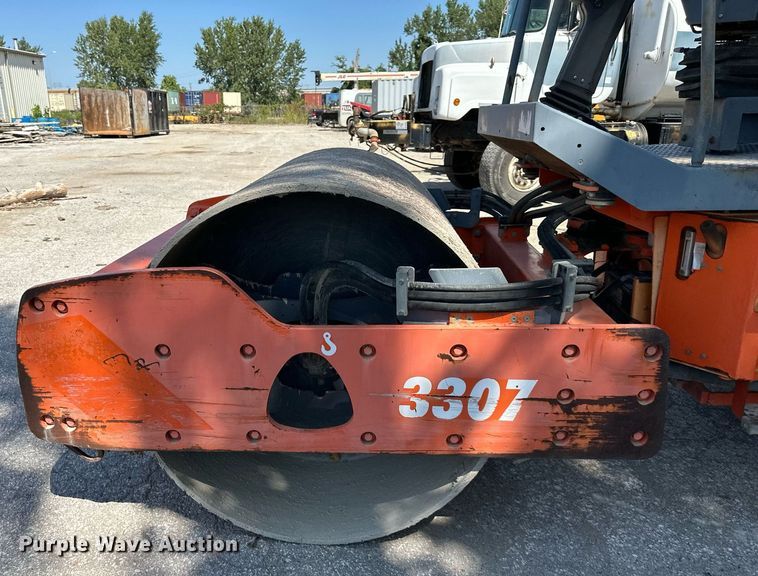 image for item EJ7256 2005 Hamm 3307 single drum vibratory roller
