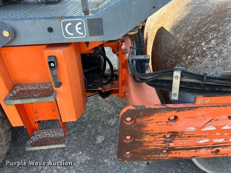 image for item EJ7256 2005 Hamm 3307 single drum vibratory roller