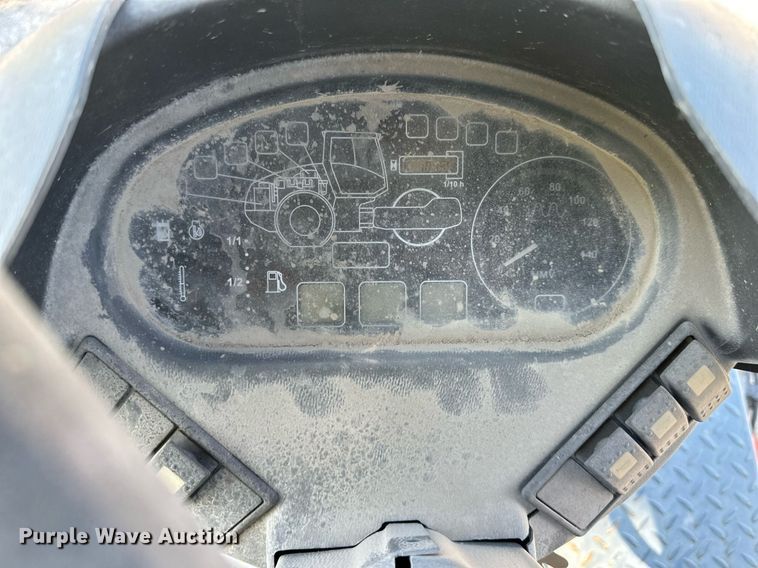 image for item EJ7256 2005 Hamm 3307 single drum vibratory roller