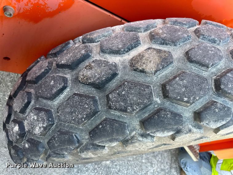 image for item EJ7256 2005 Hamm 3307 single drum vibratory roller