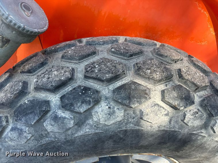 image for item EJ7256 2005 Hamm 3307 single drum vibratory roller