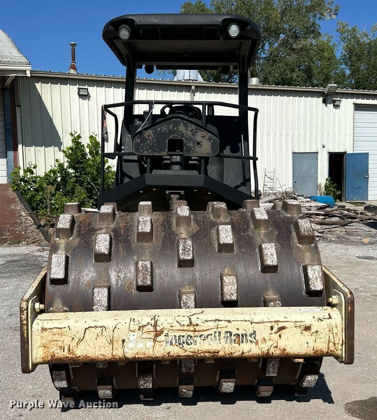 image for item EJ7257 2006 Ingersoll Rand  SD77D single drum vibratory roller