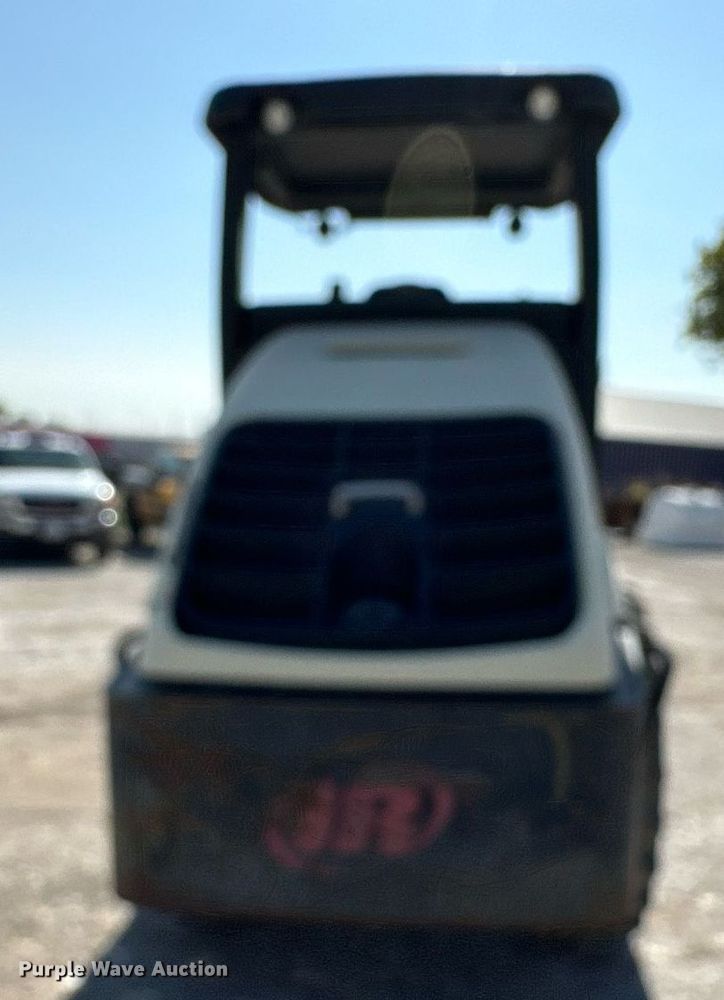 image for item EJ7257 2006 Ingersoll Rand  SD77D single drum vibratory roller